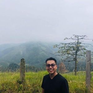 Meet your Posher, Adrian